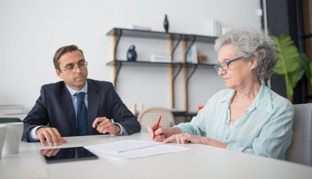 Czy rodzina może podważyć umowę dożywocia